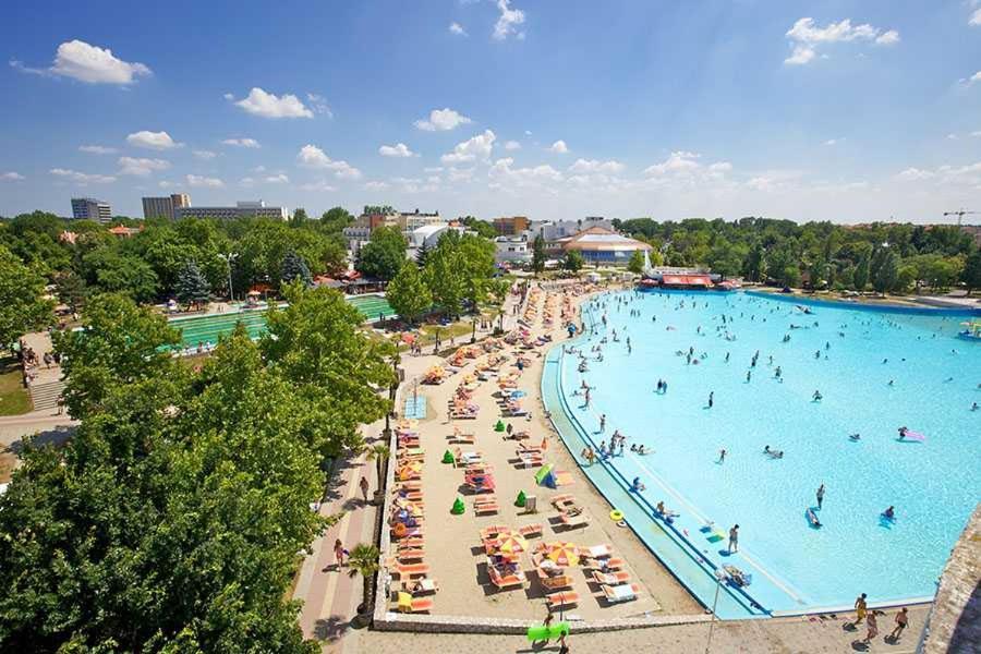 Lux Apartman Villa Hajdúszoboszló Extérieur photo